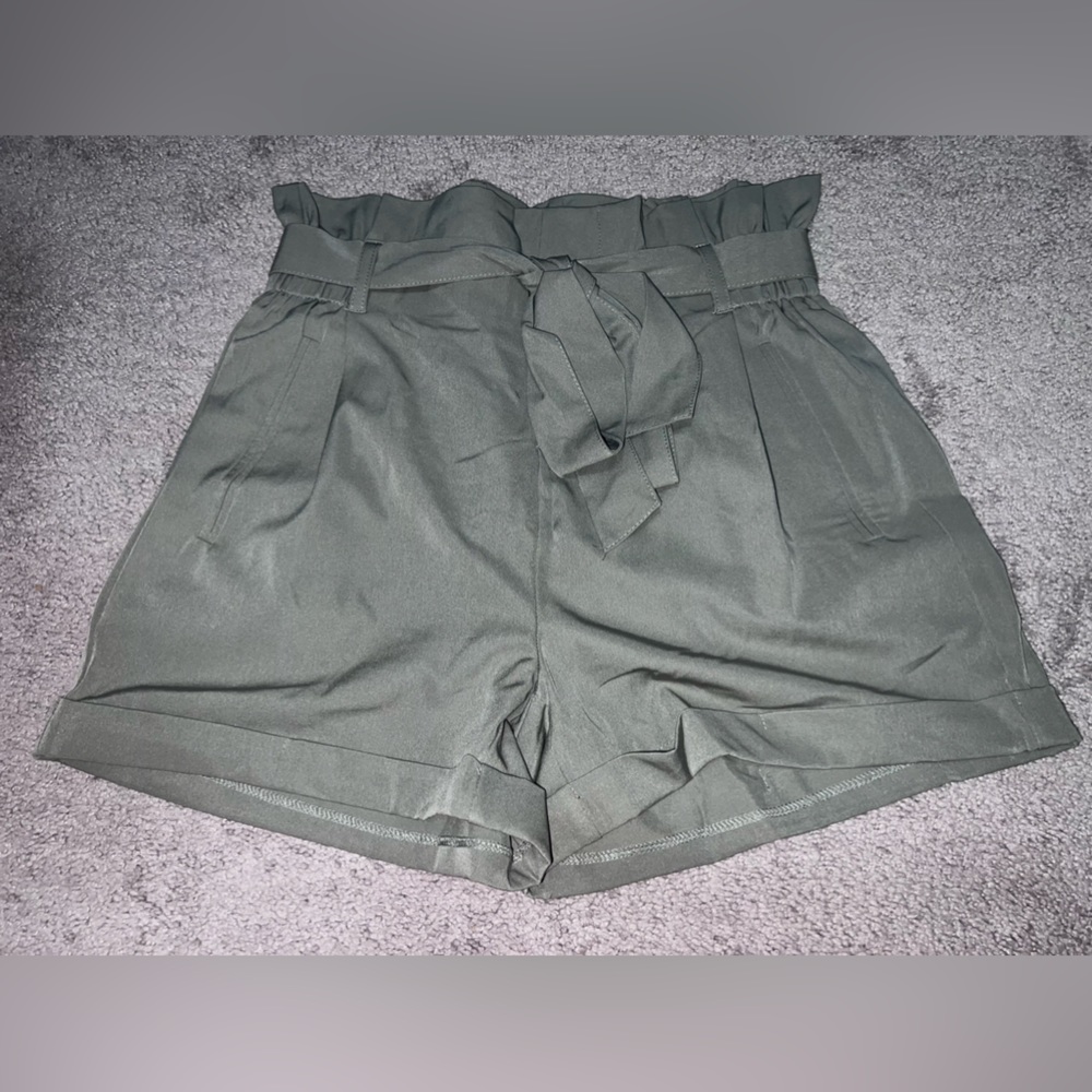 NWT - CHARLOTTE RUSSE - High waisted stretchy shorts